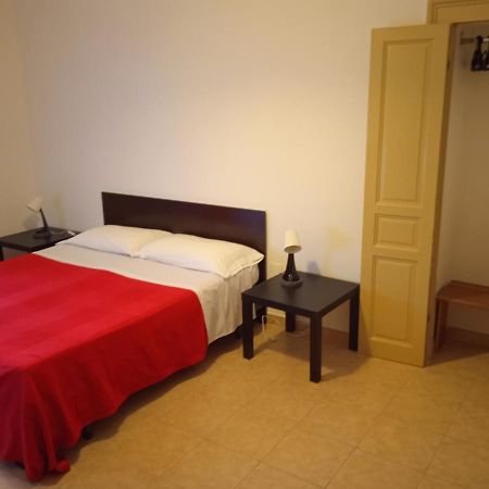 B&B Caravaggio Only 200 Metres From Ortigia Syracuse Bagian luar foto